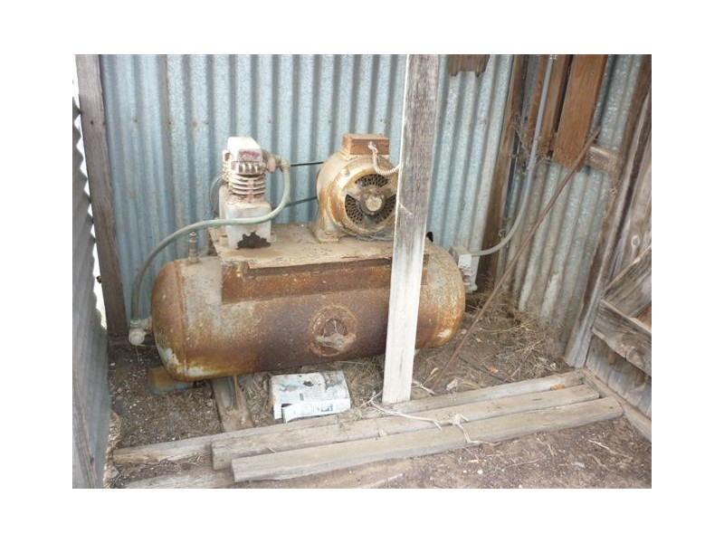 8 Charles St, Jeparit VIC 3423