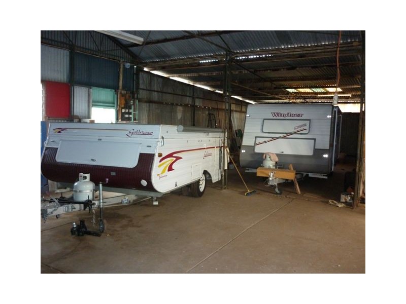 8 Charles St, Jeparit VIC 3423