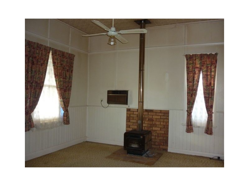 27 Swann St, Brim VIC 3391