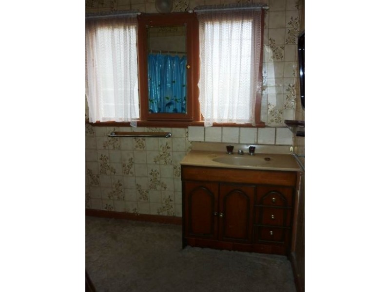 27 Swann St, Brim VIC 3391