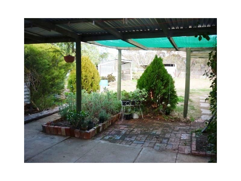 27 Swann St, Brim VIC 3391