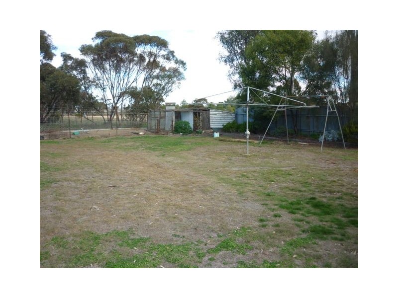 27 Swann St, Brim VIC 3391