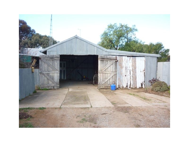 27 Swann St, Brim VIC 3391