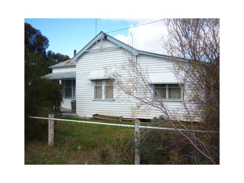 27 Swann St, Brim VIC 3391