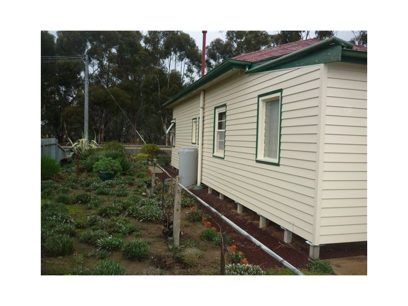 24A Craig Avenue, Warracknabeal VIC 3393