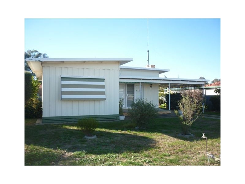 17 Kokoda Avenue, Warracknabeal VIC 3393