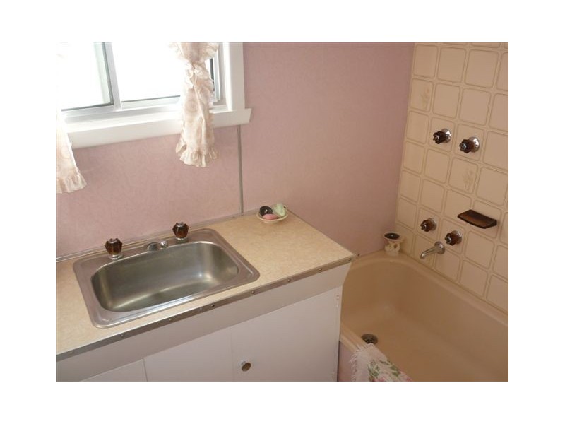 17 Kokoda Avenue, Warracknabeal VIC 3393