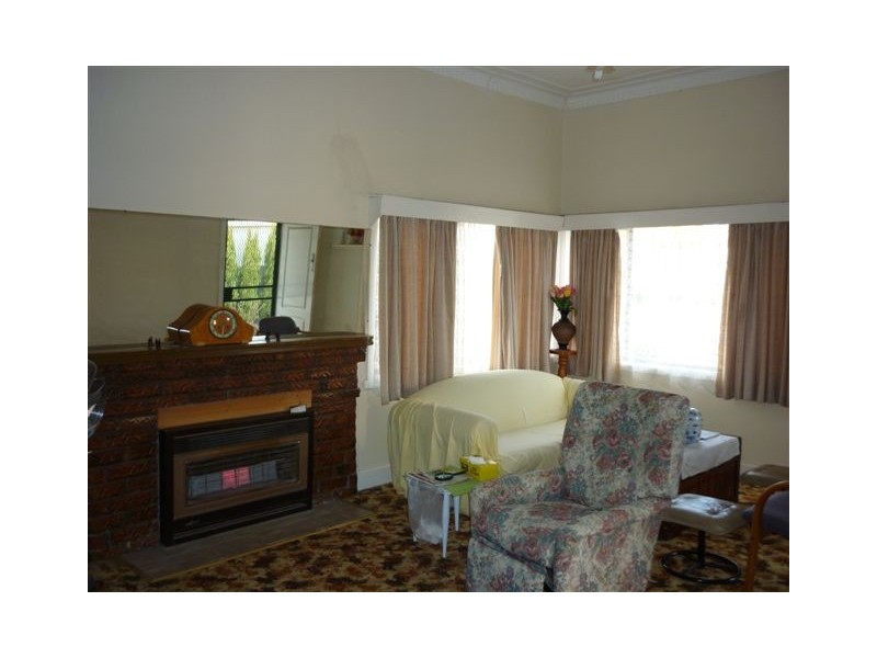 18 Milbourne St, Warracknabeal VIC 3393