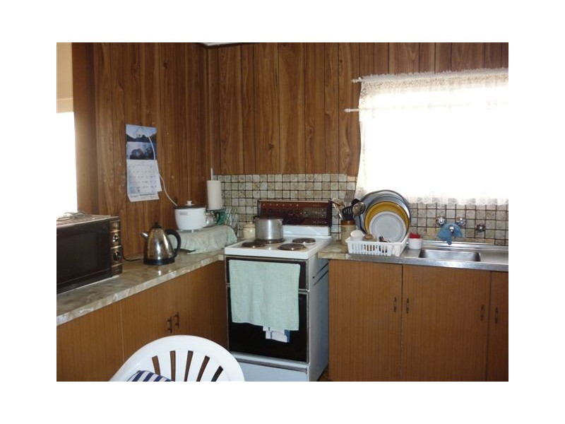 18 Milbourne St, Warracknabeal VIC 3393