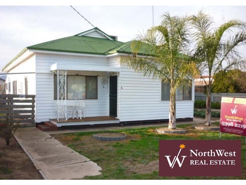 18 Milbourne St, Warracknabeal VIC 3393