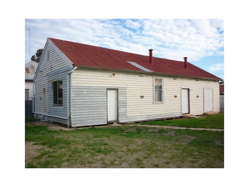 15 Woolcock St, Warracknabeal VIC 3393