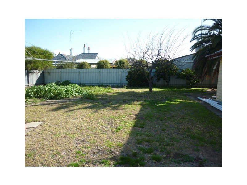 80 Devereux St, Warracknabeal VIC 3393
