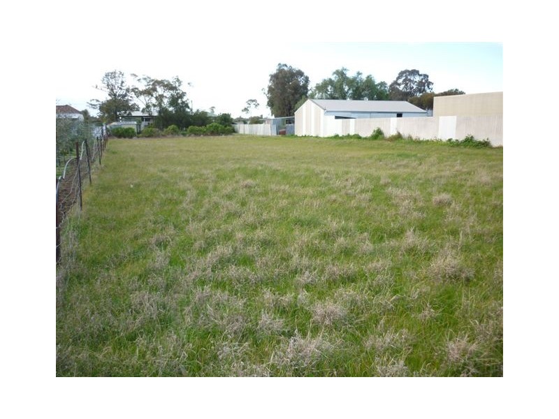 12 McLean Street, Warracknabeal VIC 3393