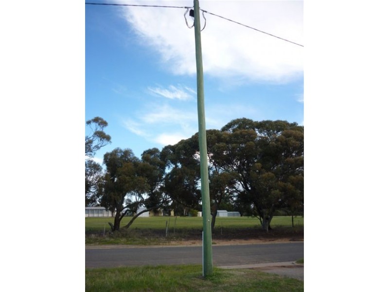 12 McLean Street, Warracknabeal VIC 3393