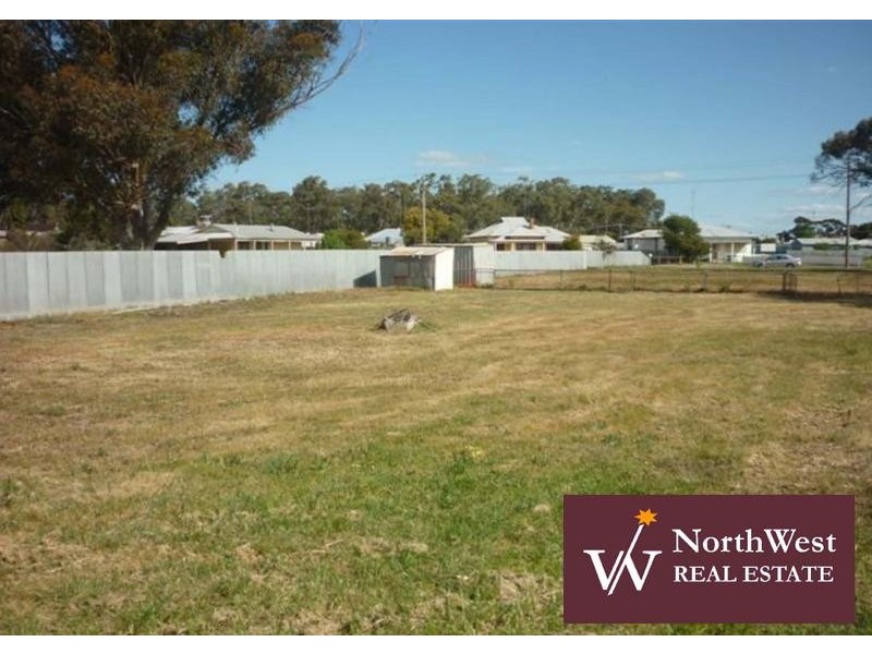 12 Gould Street, Warracknabeal VIC 3393