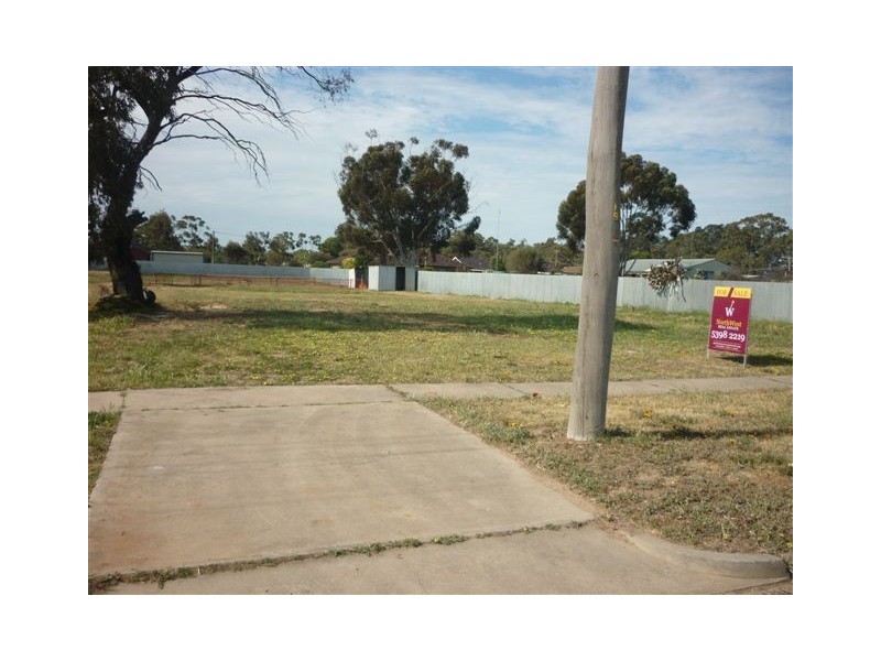 12 Gould Street, Warracknabeal VIC 3393