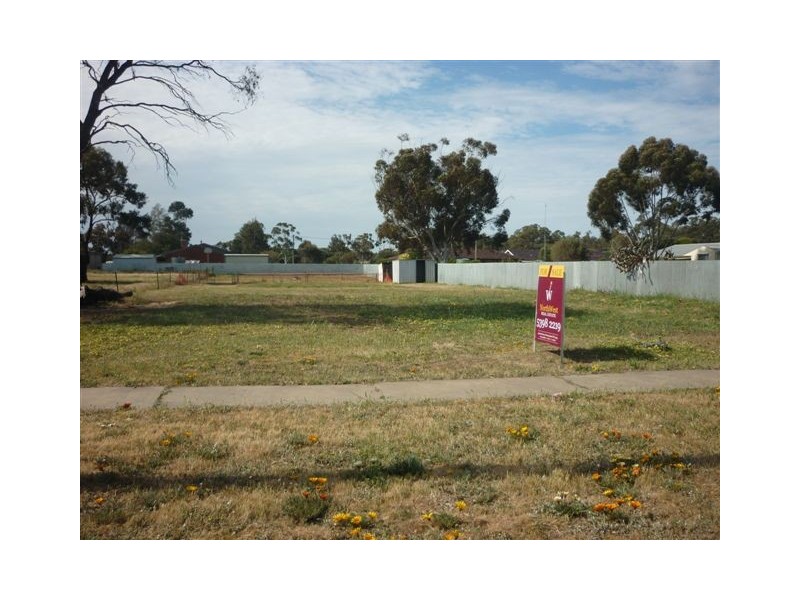 12 Gould Street, Warracknabeal VIC 3393