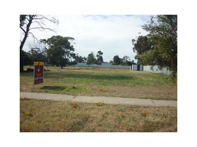 12 Gould Street, Warracknabeal VIC 3393