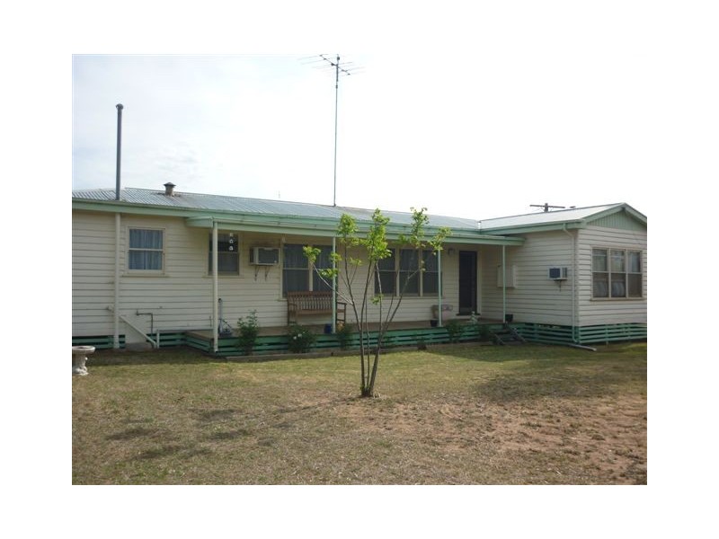 2 Burma Avenue, Warracknabeal VIC 3393