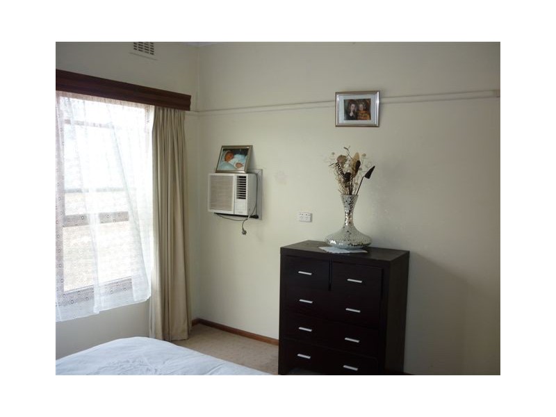 2 Burma Avenue, Warracknabeal VIC 3393