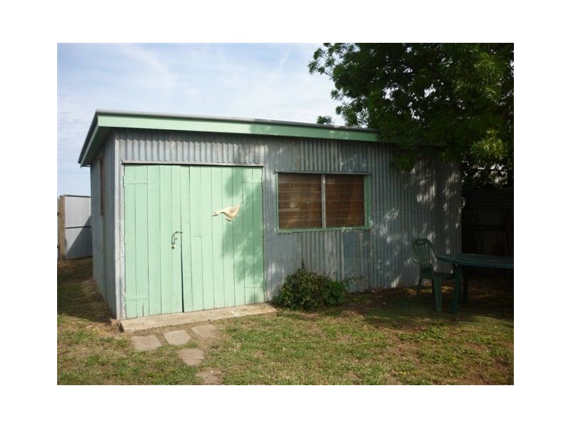 2 Burma Avenue, Warracknabeal VIC 3393