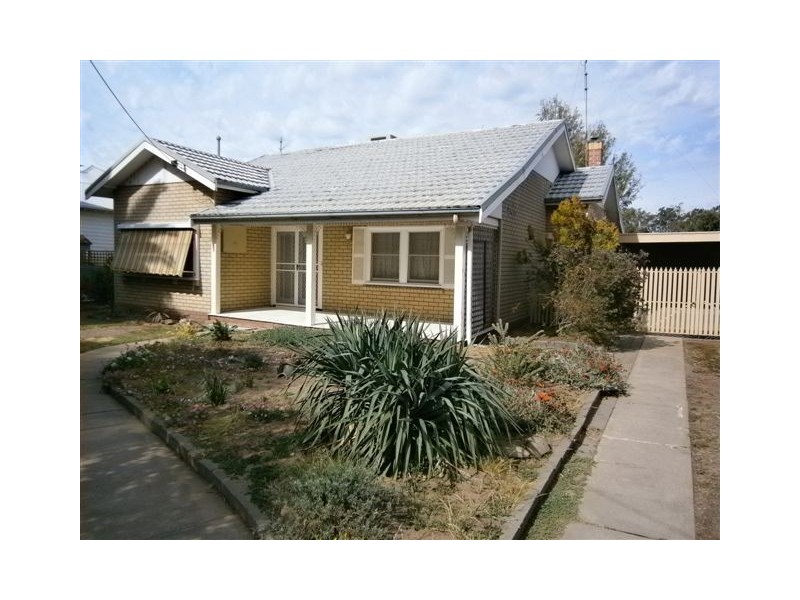 90 Craig Avenue, Warracknabeal VIC 3393