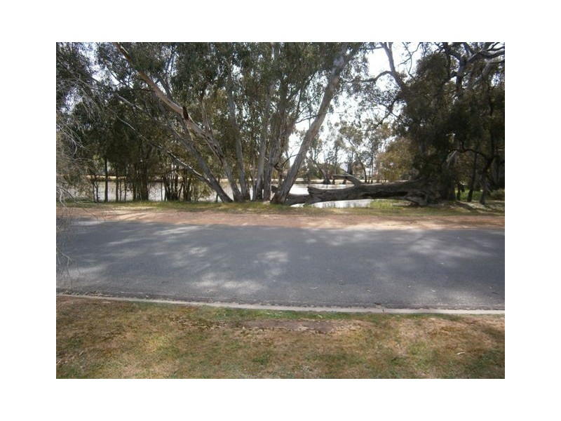 90 Craig Avenue, Warracknabeal VIC 3393