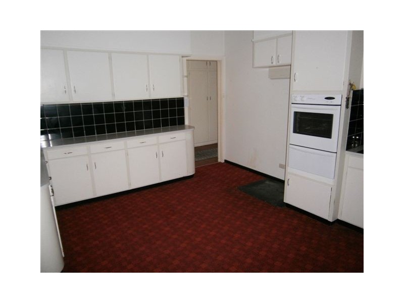 90 Craig Avenue, Warracknabeal VIC 3393