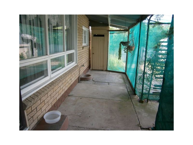 90 Craig Avenue, Warracknabeal VIC 3393