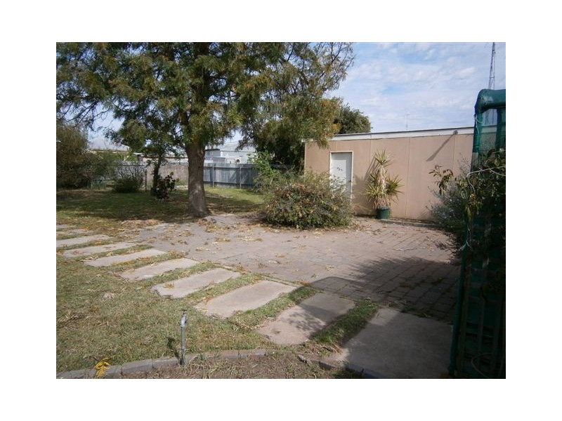 90 Craig Avenue, Warracknabeal VIC 3393