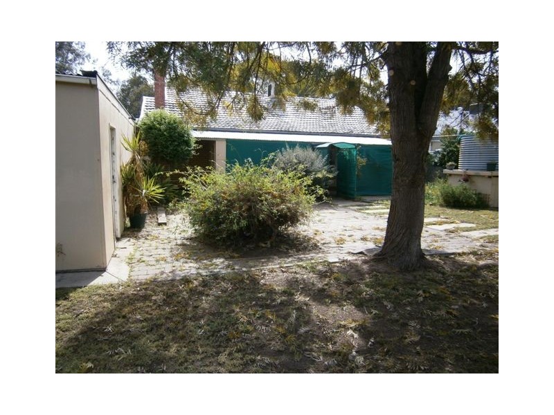 90 Craig Avenue, Warracknabeal VIC 3393