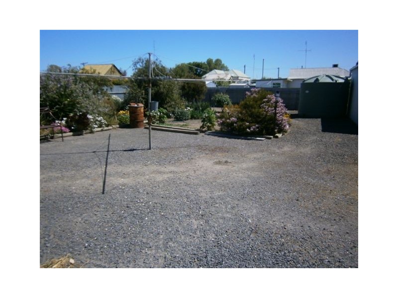 66 Jamouneau Street, Warracknabeal VIC 3393