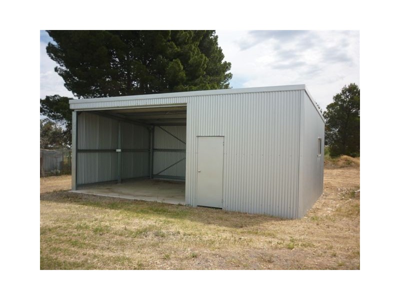 31 Brook Street, Woomelang VIC 3485