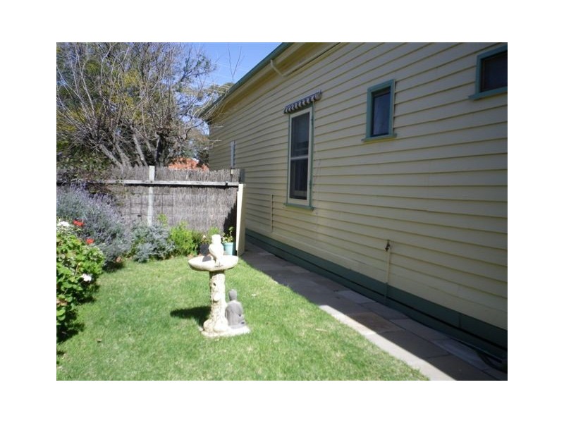 38 Woolcock Street, Warracknabeal VIC 3393