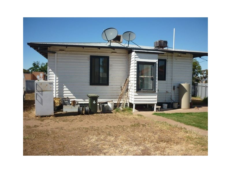 11 Camp Street, Watchem VIC 3482