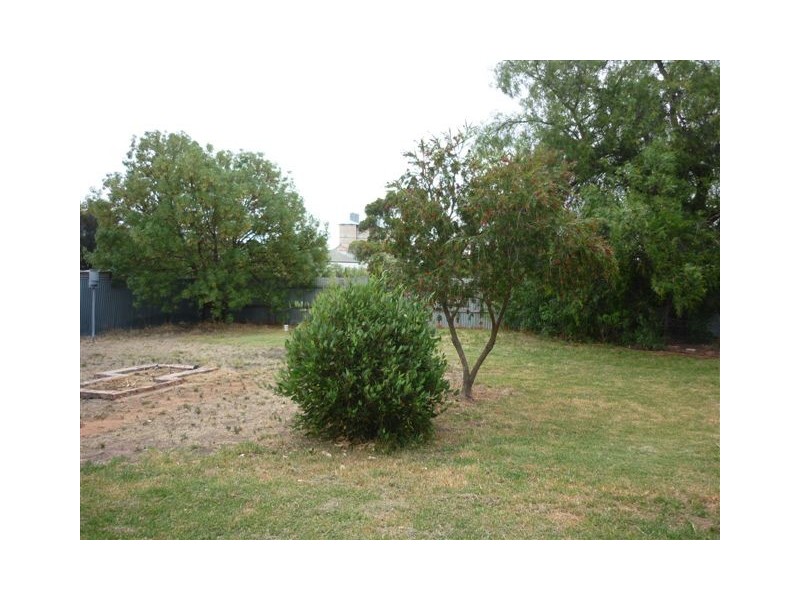 50 Main St, Minyip VIC 3392