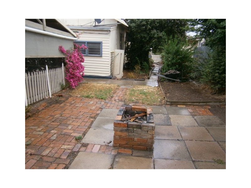 7 Thomas Street, Warracknabeal VIC 3393