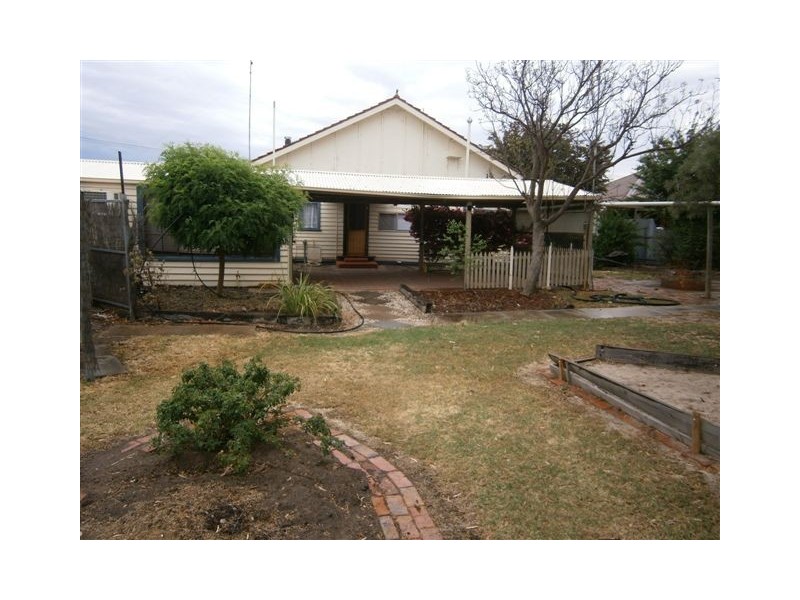 7 Thomas Street, Warracknabeal VIC 3393