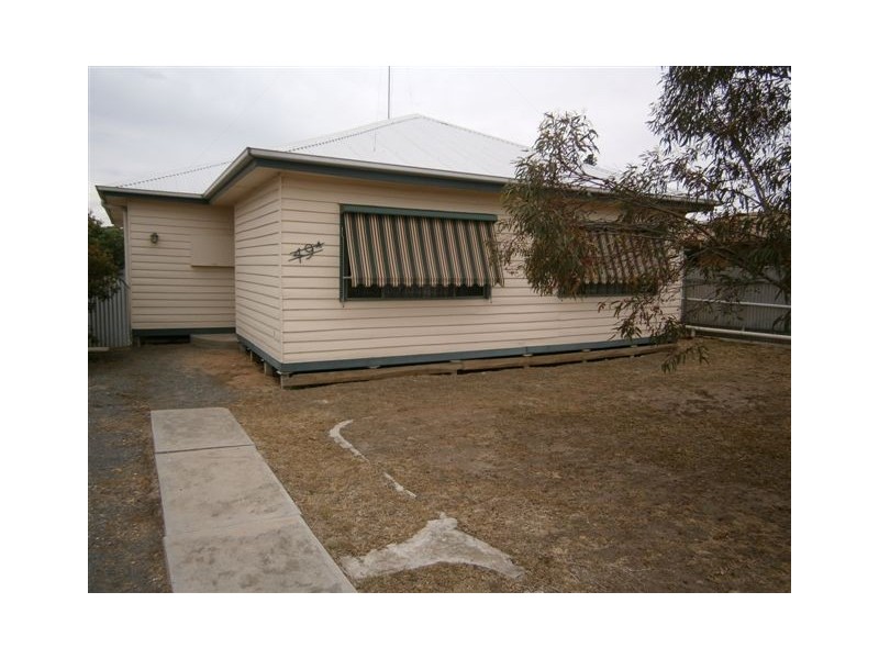 49A Molyneaux Street, Warracknabeal VIC 3393