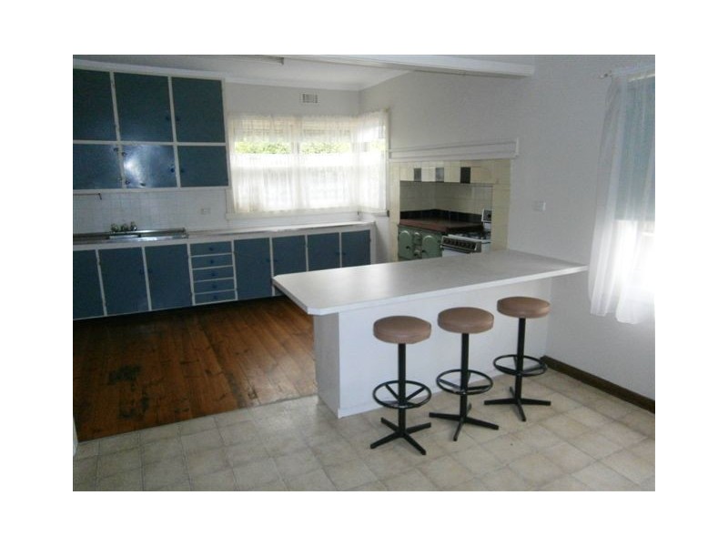 49A Molyneaux Street, Warracknabeal VIC 3393