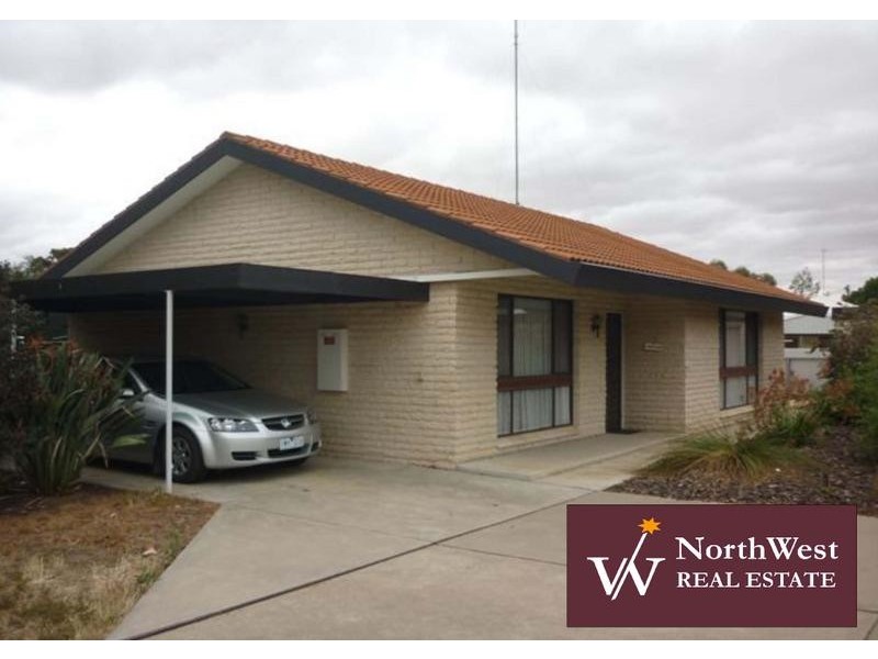 3/4 Livingstone Street, Warracknabeal VIC 3393