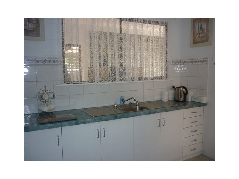 3/4 Livingstone Street, Warracknabeal VIC 3393