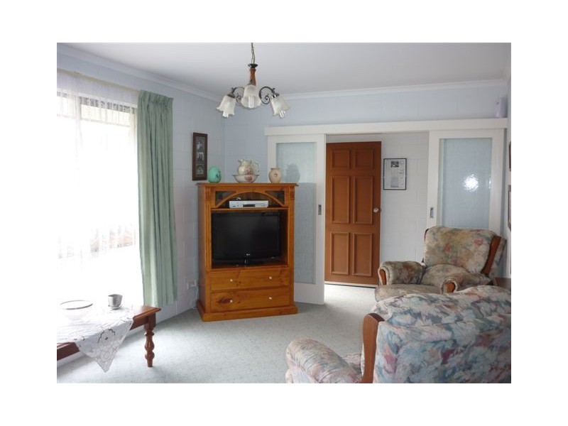 3/4 Livingstone Street, Warracknabeal VIC 3393