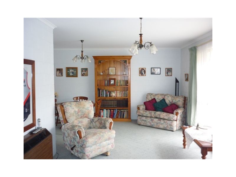 3/4 Livingstone Street, Warracknabeal VIC 3393