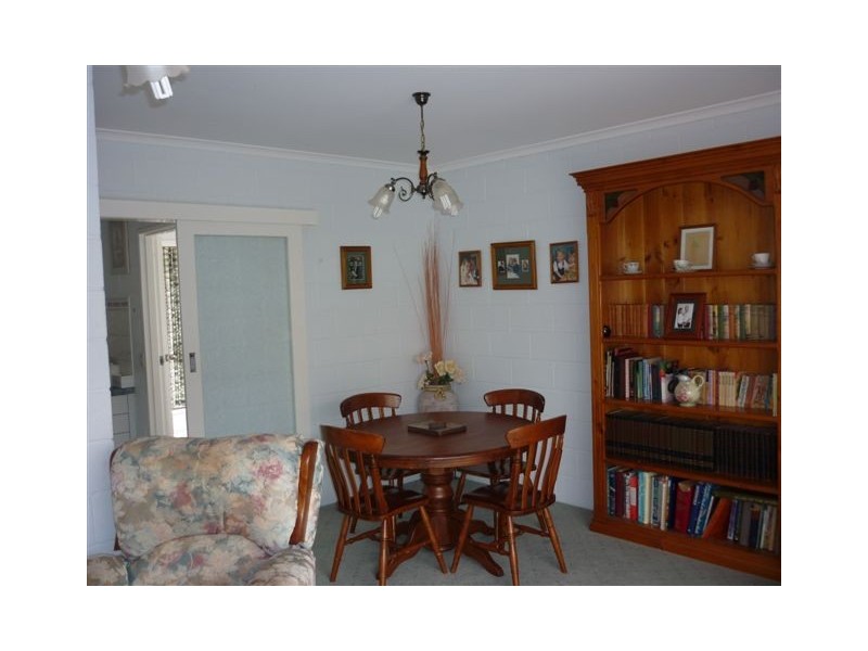 3/4 Livingstone Street, Warracknabeal VIC 3393