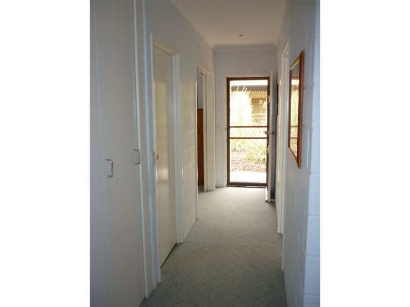 3/4 Livingstone Street, Warracknabeal VIC 3393