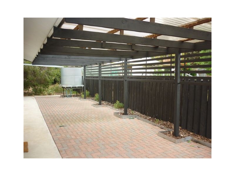 3/4 Livingstone Street, Warracknabeal VIC 3393