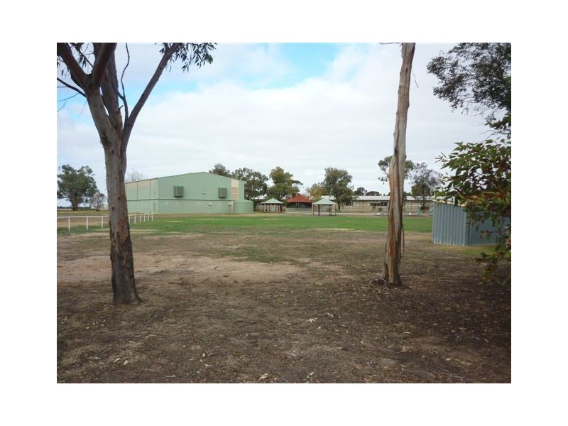 10 Dodgshun Street, Hopetoun VIC 3396