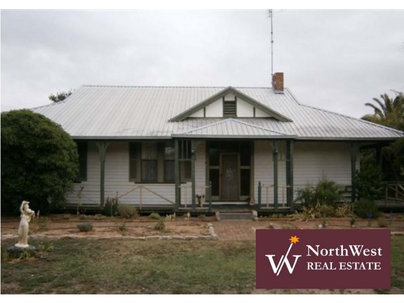 6 Hewitt Street, Warracknabeal VIC 3393