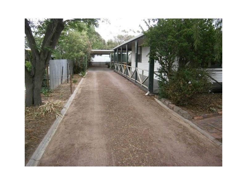 6 Hewitt Street, Warracknabeal VIC 3393